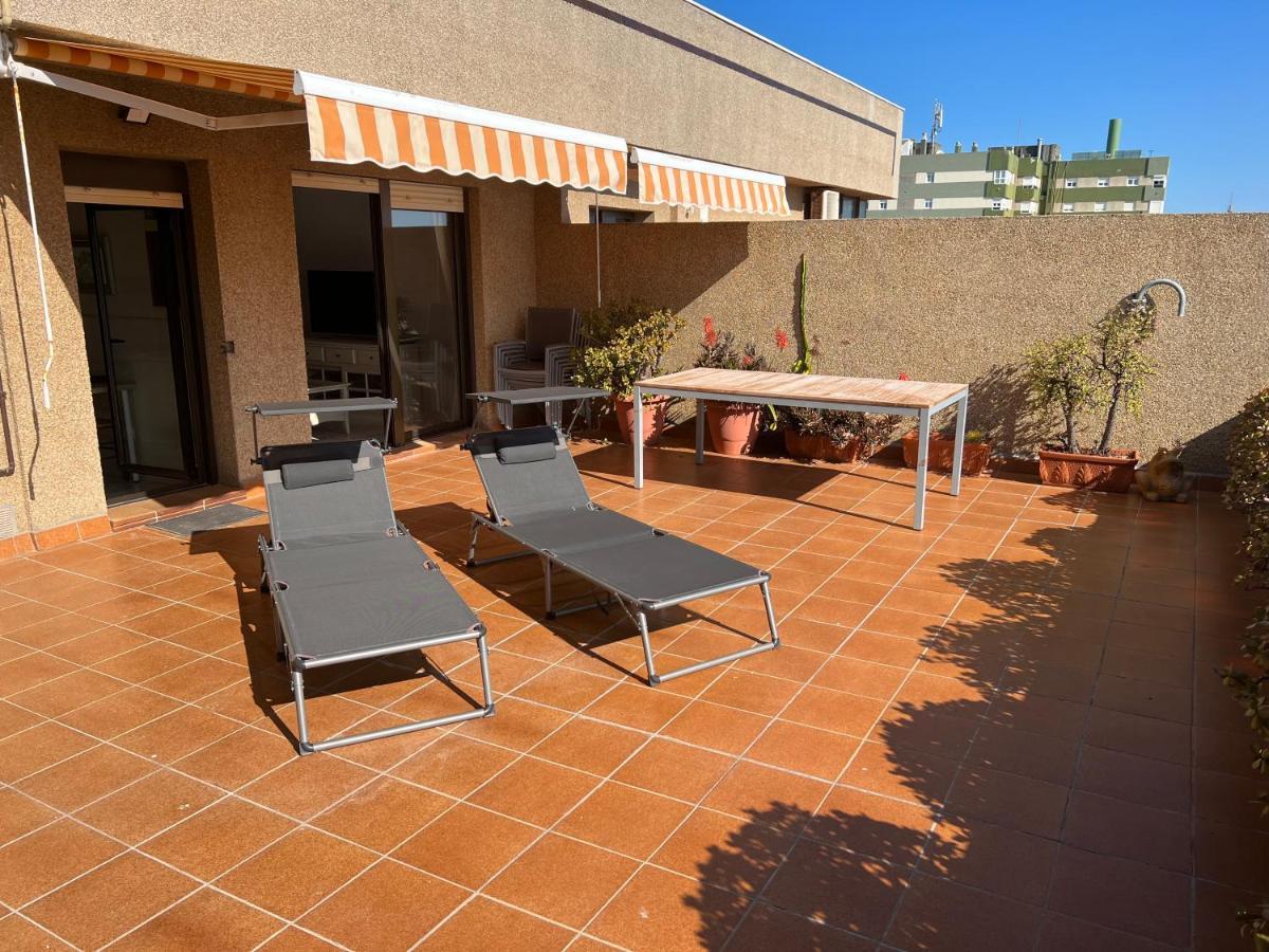 Atico Primera Linea De Playa. Appartement *
